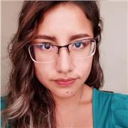 Estudiante de ingeniería civil da clases de matemáticas